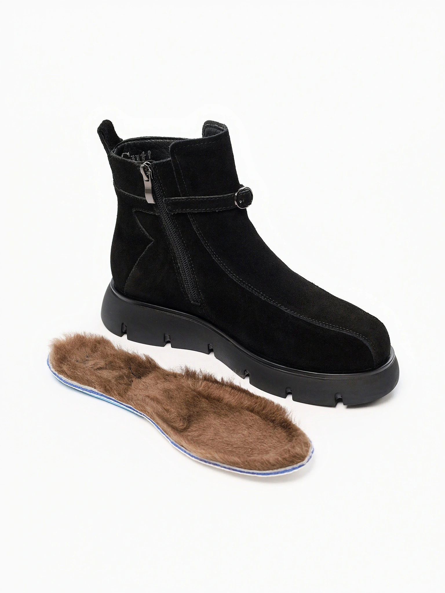 Ботинки черного цвета на высокой платформе